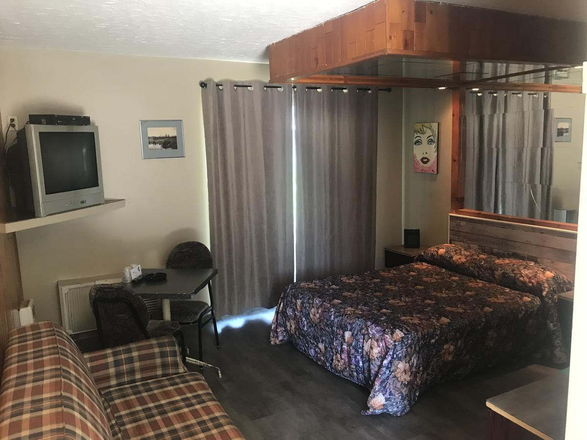 Motel La Siesta De Gascon Теребон Екстериор снимка